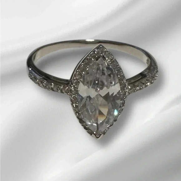 🇨🇦🆕5th Avenue Sterling Silver Ring - Picture 3 of 14